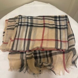 V. FRAAS Checkered Scarf in Beige and Black Burberry fashion